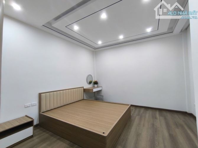 Bán nhà đẹp Ngọc Thuỵ- Full nội thất- trung tâm Ngọc Thuỵ - dân trí 48m -5 tầng 6,2 tỷ (TL