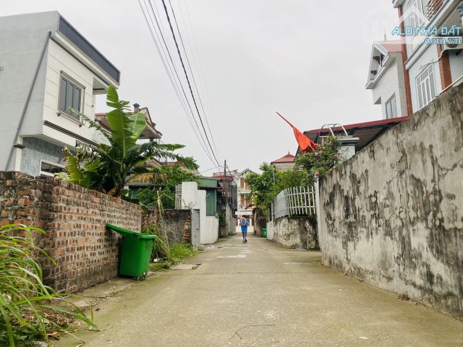 Bán đất Đạc Tài - Mai Đình ô tô vào tận đất 112m ngõ thông bàn cờ