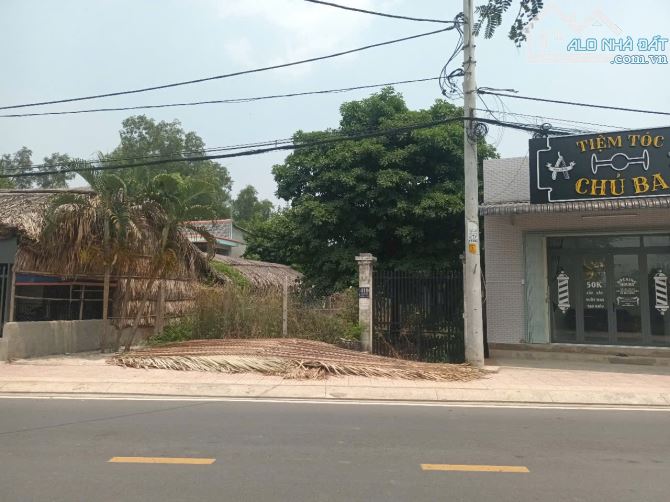 Mặt tiền đường 4 Lò Lu. Phường Trường Thạnh, Q9.