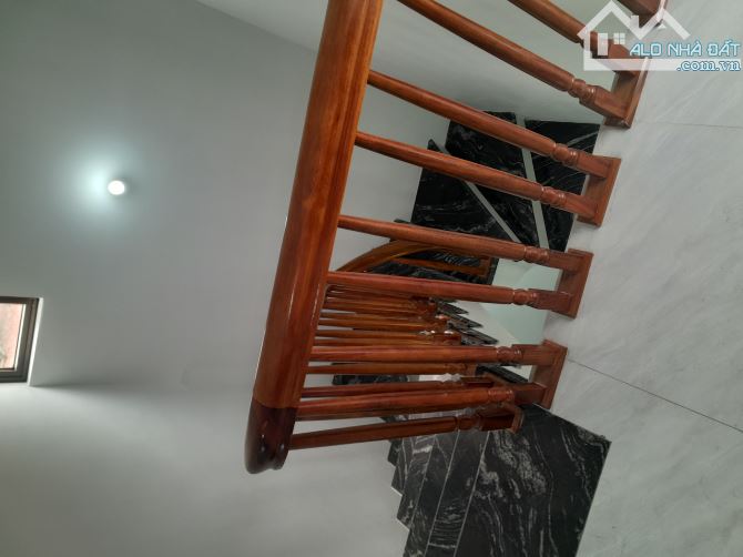 Bán nhà 5 tầngLĩnh Nam Hoàng Mai Hà Nội 35m2 - lô góc 2 mặt thoáng - ô tô đỗ cửa -