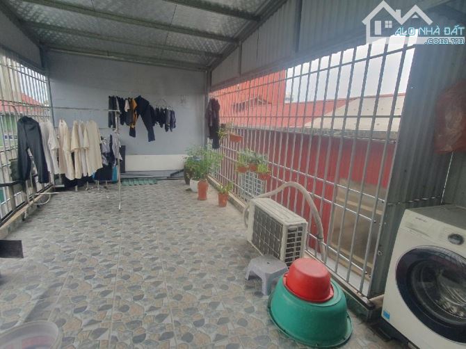 HIẾM - RẺ - NGÔ GIA TỰ - DT 40M2 - 5T 3PN - NGÕ THÔNG - THOÁNG - 4