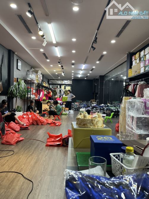 ⭐️BÁN GẤP NHÀ MẶT PHỐ TẠ HIỆN 350m2 DOANH THU 600tr/thang GIÁ 310 TỈ CÓ THƯƠNG LƯỢNG. - 1