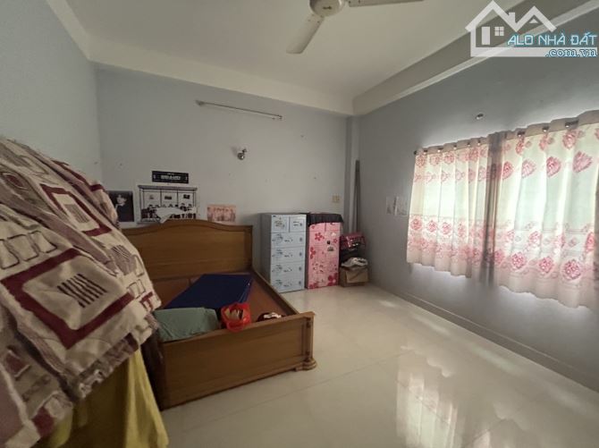 Xuất Cảnh Bán Gấp Giá Rẻ Nhất Bình Tân Nhà 1/ HXT 10m lê đình cẩn 5mx26m 3 tầng chỉ 8 tỷ - 1