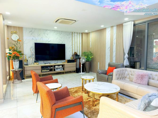 Biệt thự đẳng cấp nhất Tân Bình - 12 x 17m - hầm 6 lầu hồ bơi - nội thất cao cấp nhập khẩu - 1