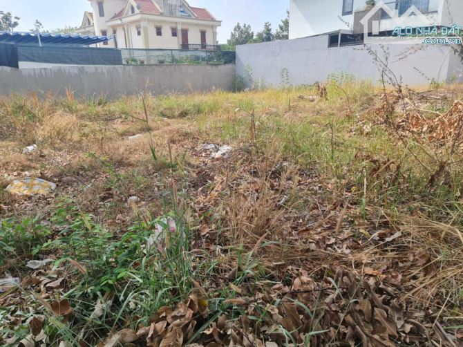 ĐẤT MT HUỲNH THỊ TƯƠI, 368M2, NGANG 16M, FULL THỔ CƯ, ĐƯỜNG NHỰA RỘNG, CÓ VỈA HÈ, CHỈ 13.5 - 1