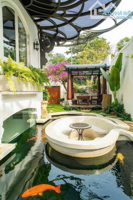 Biệt thự góc 3MT  Nguyễn Văn Hưởng,Thảo Điền Quận 2 (TP.Thủ Đức) 17x21m 3 tầng - 118 Tỷ - 1