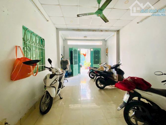 NHÀ 2 TẦNG - HẺM XE HƠI 7M - CÁCH MẶT TIỀN 50M - NGUYỄN HỒNG, P.1, GÒ VẤP - 50M² - 5.95 TỶ - 3