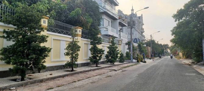 Bán 250m2 đất biệt thự ở khu dân cư vĩnh lộc bình tân giá 17,5 tỷ - 1