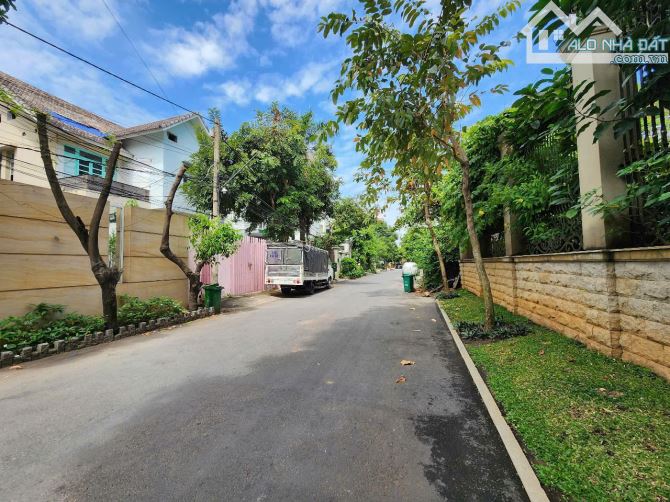 Cần bán gấp lô đất 384m2  hẻm nội bộ Xuân Thủy, Thảo Điền - 1