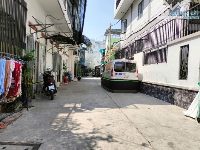Hàng Thơm lô đất cực đẹp gần chợ Phạm Đăng Giảng hẻm xe tải thông 66m2, Nhỉnh 3 tỷ - 1