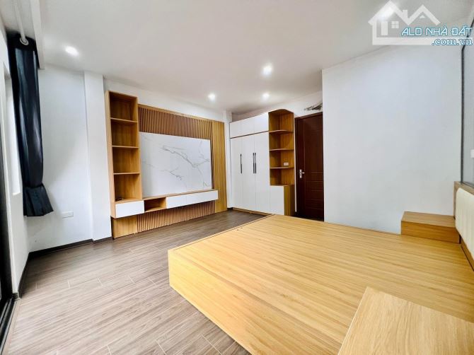 Bán Nhà Xuân Đỉnh- Xuân la Tây Hồ DT: 34m2- 5 tầng- MT: 4.5 Giá: 7.9tỷ 3 mặt Thoáng. - 1