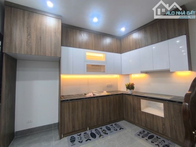 Bán nhà đẹp Ngọc Thuỵ- Full nội thất- trung tâm Ngọc Thuỵ - dân trí 48m -5 tầng 6,2 tỷ (TL - 1