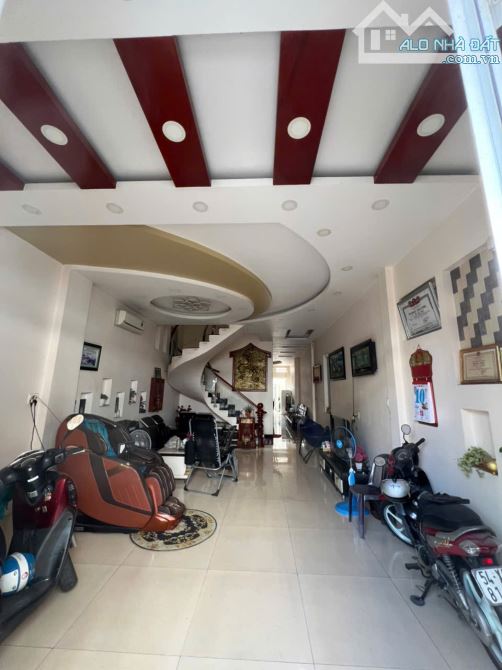 bán nhà 3 tầng 2 mt đường,bình trưng tây, Thủ Đức,5x22,giá 16,3 tỷ, TL - 1