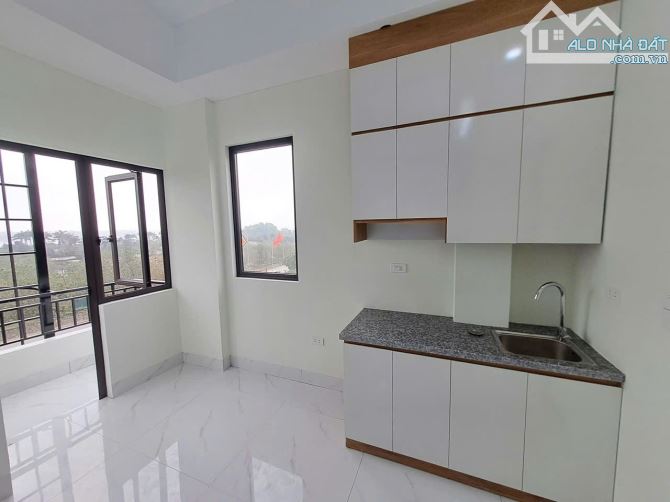 Cho Thuê CCMN 521 An Dương Vương Tây Hồ 25m2 Gác Xép Giường Ban Công Cửa Sổ Thang Máy - 1