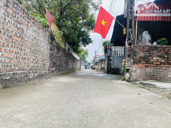 Bán đất Đạc Tài - Mai Đình ô tô vào tận đất 112m ngõ thông bàn cờ - 1