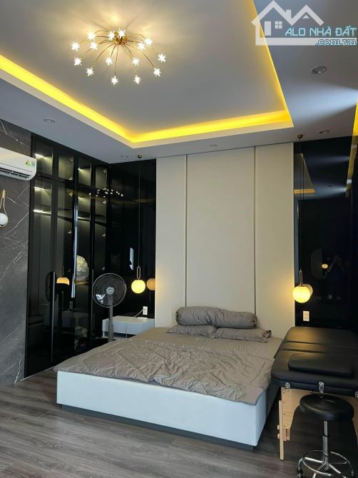 Hiếm Nhà trệt 2 lầu khu Nam Long có 2 mặt tiền Công Viên và Rạch lớn tặng full nội thất - 13