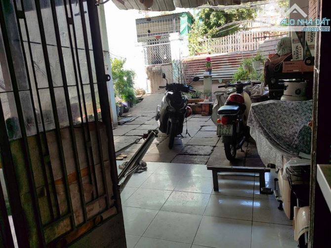 "Bán nhà diện tích lớn  đường Số 26, Phước Long A, Quận 9.Giá bán: 16 tỷ VNĐ.Diện tích: 23 - 2