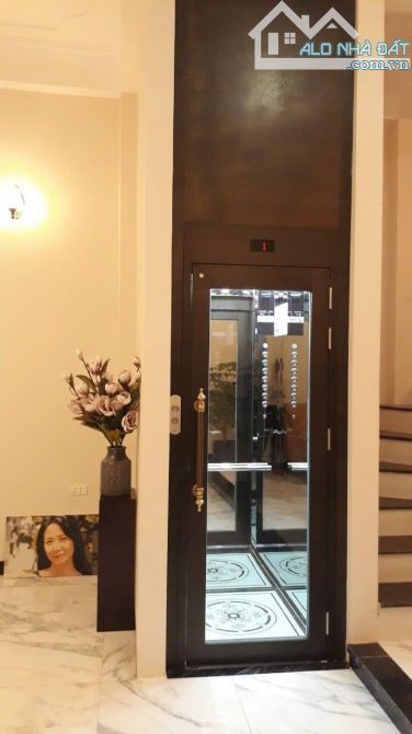 Cực hiếm, Hơn 10 tỷ - BAN Nhà dân xây Ngô Gia Tự - 55m thang máy, ô tô đỗ cửa, vào nhà - 2