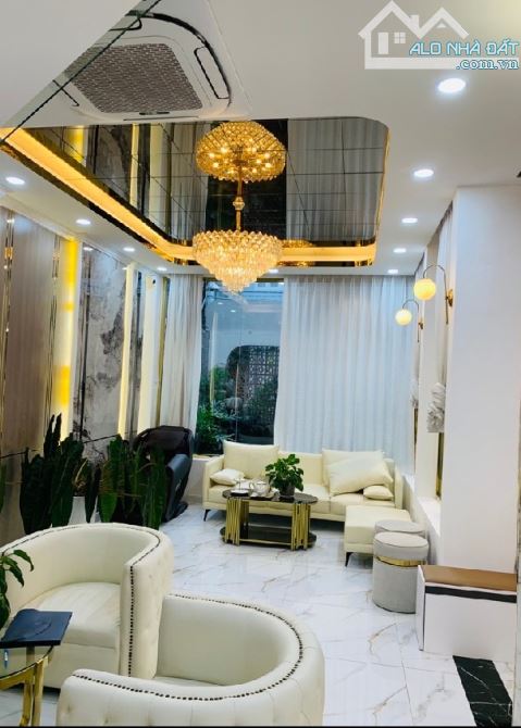 🔥 Nhà đẹp 3 Tầng Nguyễn Thị Thập hồ cá koi chỉ 16.8 tỷ - 2