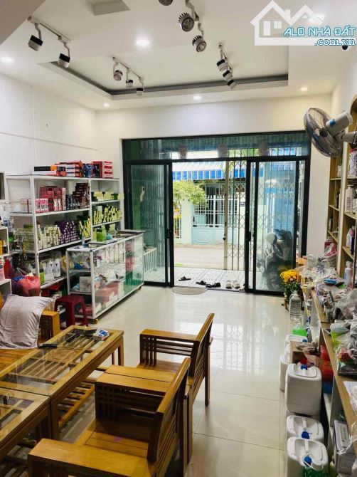 💥Nhà 3 tầng , 5,5 tỷ, Đường Nguyễn Văn Thoại, 45m2, MT 4,2m - 2 Mặt Tiền - Gần BIỂN - 2