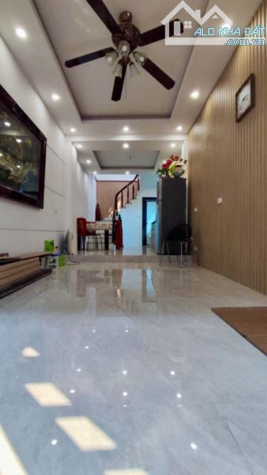 BÁN NHÀ ĐẠI MỖ-LÔ GÓC-DÂN XÂY-DÂN TRÍ CAO-AN NINH TUYỆT VỜI-NGAY LÊ QUANG ĐẠO-GIÁ RẺ - 2