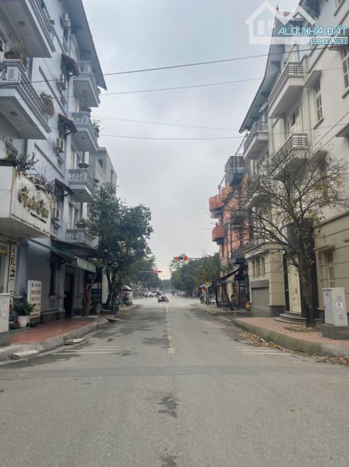 HÀNG HOT DUY NHẤT CHỈ MÌNH EM CÓ BÁN ĐẤT TẶNG NHÀ XÂY THÔ TẠI TRỤC XƯƠNG CÁ LÝ THÁNH TÔNG. - 2