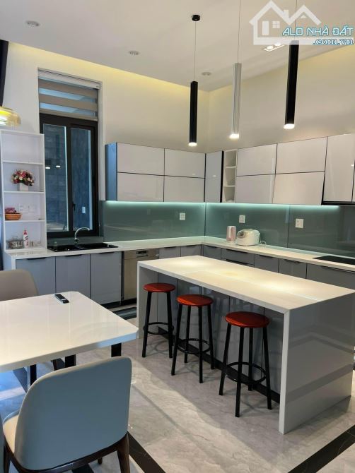 Hiếm Nhà trệt 2 lầu khu Nam Long có 2 mặt tiền Công Viên và Rạch lớn tặng full nội thất - 2