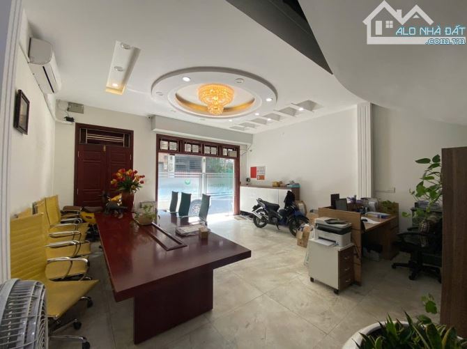 Tôi bán nhà phân lô Trung Kính - Yên Hòa, 125m2 mặt tiền 6m, 3 ô tô đỗ cửa, giá chỉ 44 tỉ - 2