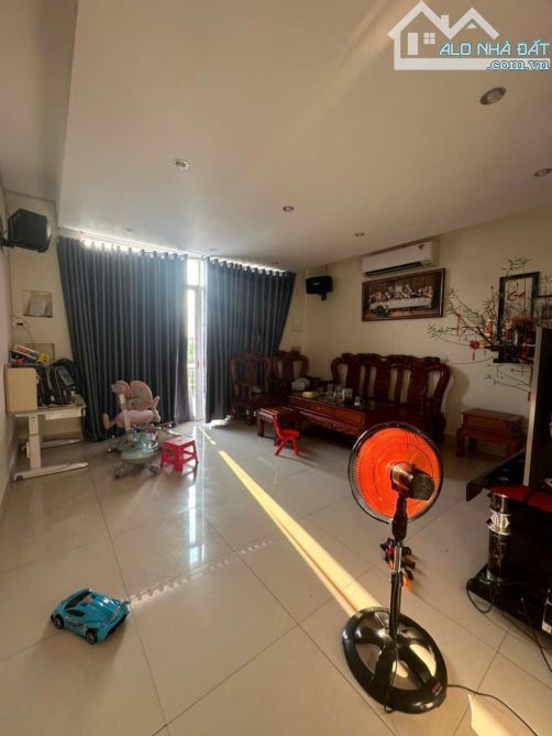 Nhà 4 tầng 5x27m mặt tiền chợ kinh doanh, 160 Nguyễn Văn Quỳ, Phú Thuận Q7 chỉ 15.6 tỷ - 2