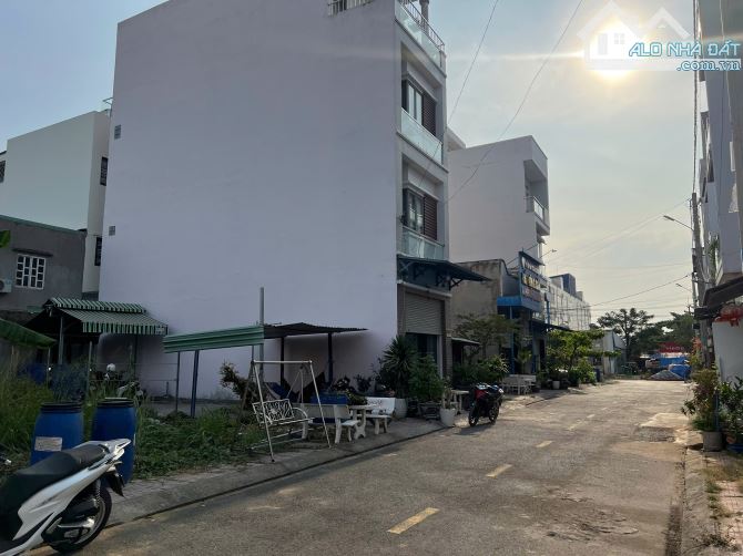 Lô đất nằm hẻm đường Hoàng Hữu Nam, Phường Long Thạnh Mỹ, Tp. Thủ Đức 4 tỷ - 2
