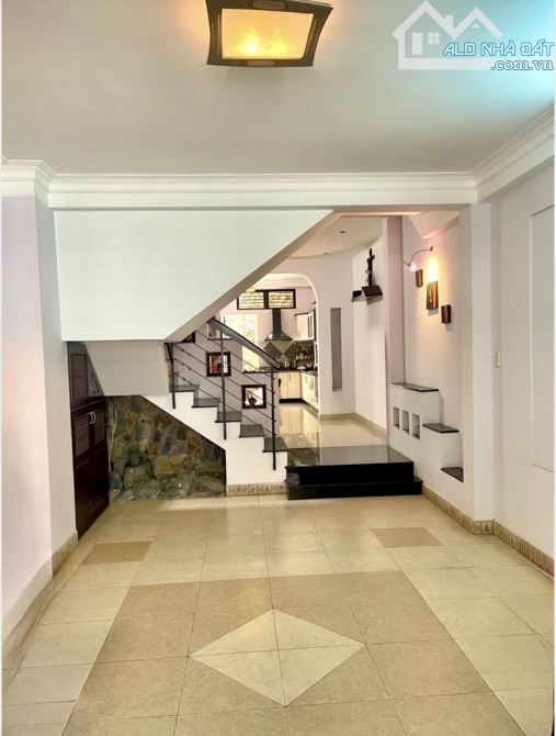 Sát mặt tiền Nguyễn Oanh- Hẻm xe hơi vào nhà- 75m2 - 4 Tầng - đủ công năng- hơn 10 tỷ - 2