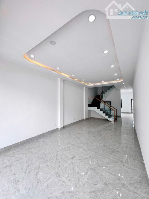 Bán nhà 2 lầu mặt tiền nguyễn thành phương thống nhất gần D2D giá tốt kinh doanh sầm uất - 3