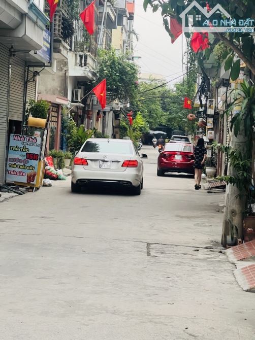 💥 Bán Nhà Gần Bệnh Viện Nội Tiết Trung Ương , Khu Phân Lô Dân Trí Cao,  Lô Góc 3 mặt tiền - 3