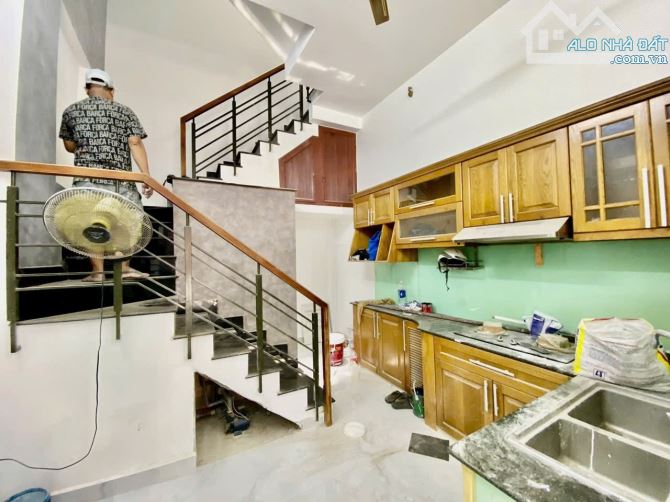 Nhà mới trung tâm Quận 10 – Gần vòng xoay Dân Chủ – 4 tầng BTCT – Sát Mặt Tiền - 7,5 tỷ - 3
