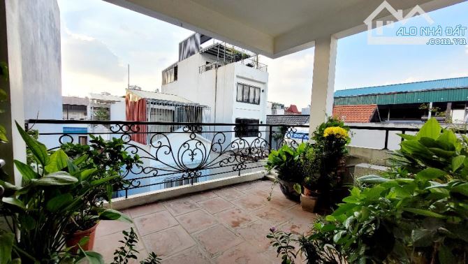 BÁN NHÀ Ngọc Thụy 79M², MT 3.8M – 2 MẶT THOÁNG – NGÕ NÔNG – GẦN BÃI ĐỖ Ô TÔ – GIÁ 11 TỶ - 3