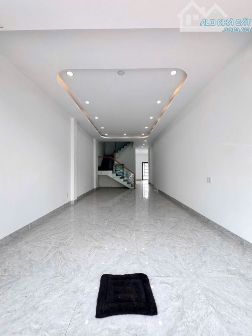 Bán nhà 2 Lầu MT Nguyễn Thành Phương P.Thống Nhất nối liền D2D  DT 128m2 Giá 8ty9 - 3