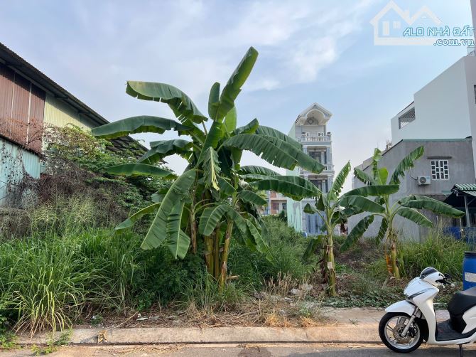 Lô đất nằm hẻm đường Hoàng Hữu Nam, Phường Long Thạnh Mỹ, Tp. Thủ Đức 4 tỷ - 3
