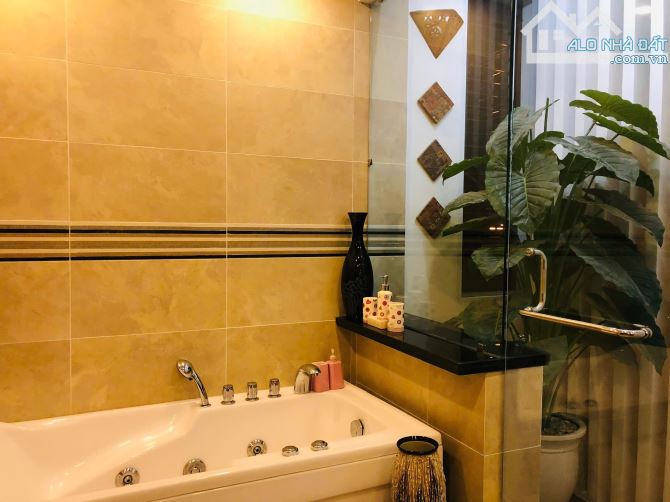 Bán Nhà 4 Tầng- Mặt Tiền đường Trần Nguyên Hãn -Định Cư ( Ngang 8 mét) - 3