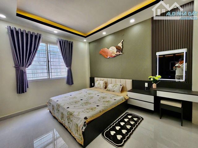 BÁN NHÀ NGUYỄN VĂN QUỲ, QUẬN 7, NHÀ MỚI 3 TẦNG, CẦU PHÚ MỸ, 4 x 16, GIÁ CHỈ 7 TỶ - 3