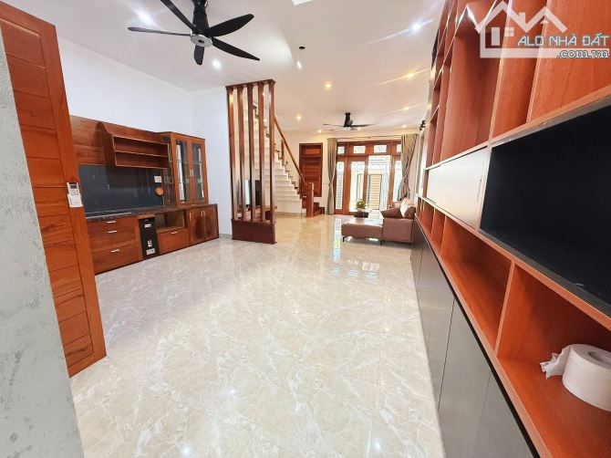 NHÀ 1 MÊ HẺM ĐỒNG KHỞI TÂN LỢI: GIÁ 4.168 tỷ - 4
