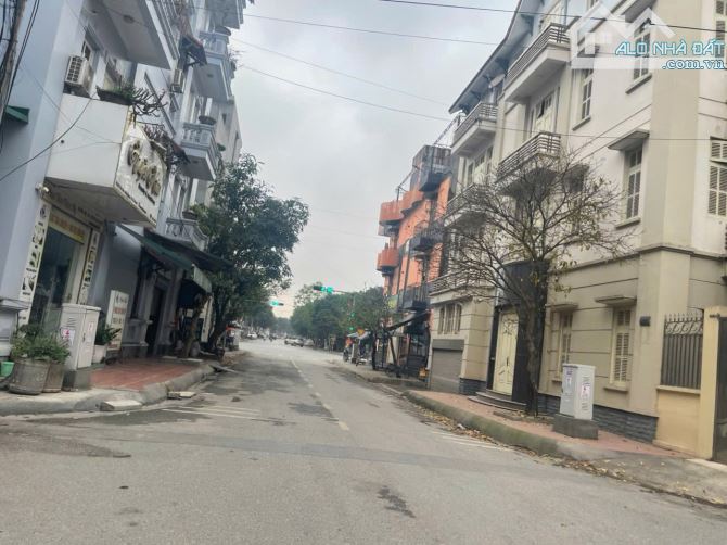 HÀNG HOT DUY NHẤT CHỈ MÌNH EM CÓ BÁN ĐẤT TẶNG NHÀ XÂY THÔ TẠI TRỤC XƯƠNG CÁ LÝ THÁNH TÔNG. - 4