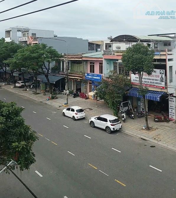 Nhà 2 tầng với diện tích khủng để kinh doanh - 4