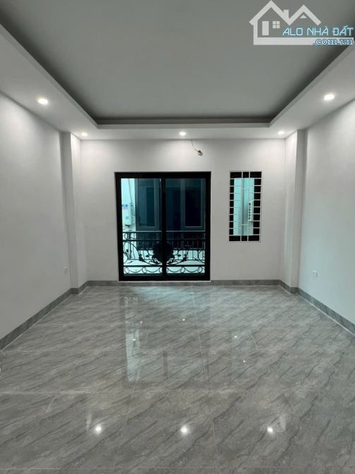 Di Trạch -Hoài Đức 5 Tầng Mới Coong  DT 35m .4 Ngủ .Mặt Tiền Rộng 4,5m .Giá 4,4 Tỷ - 4