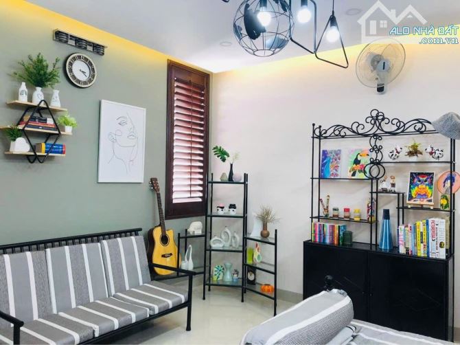Bán Nhà 4 Tầng- Mặt Tiền đường Trần Nguyên Hãn -Định Cư ( Ngang 8 mét) - 4