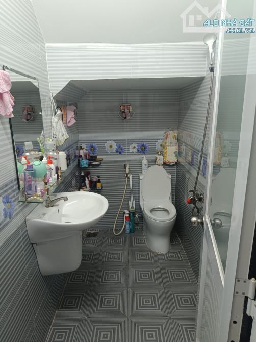 Lý Thánh Tông Tân Phú 35m2 2 tầng giá chỉ 4.x tỷ - 4