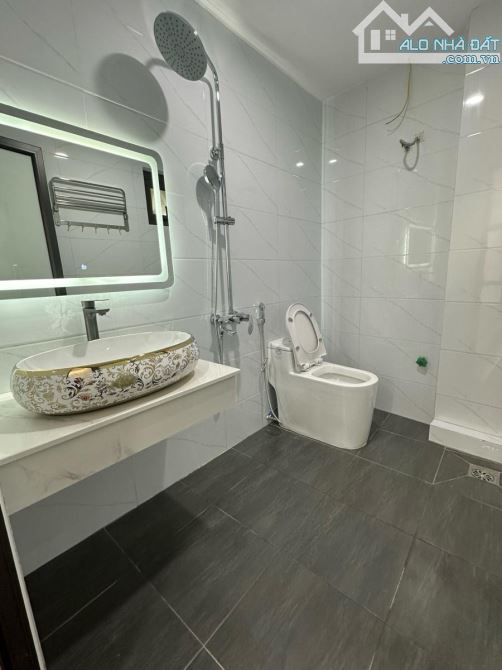 Ô Tô Tránh Kinh Doanh 50m2 x 7T - Thang Máy - Phố Vũ Tông Phan - Thanh Xuân - MT 4.8m. - 5