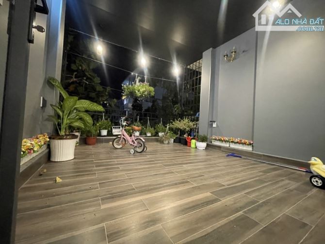 MẶT TIỀN KHU CAO LỖ - NGAY PARC MALL - 4X20M - 4 TẦNG MỚI ĐẸP - Ở NGAY - 5