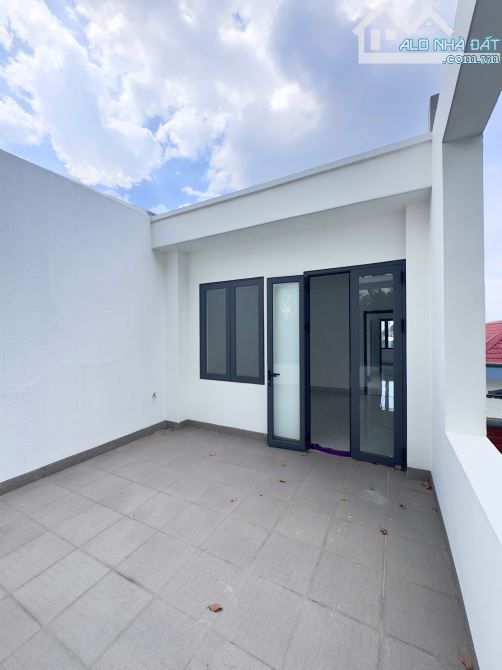 Bán nhà 2 Lầu MT Nguyễn Thành Phương P.Thống Nhất nối liền D2D  DT 128m2 Giá 8ty9 - 5