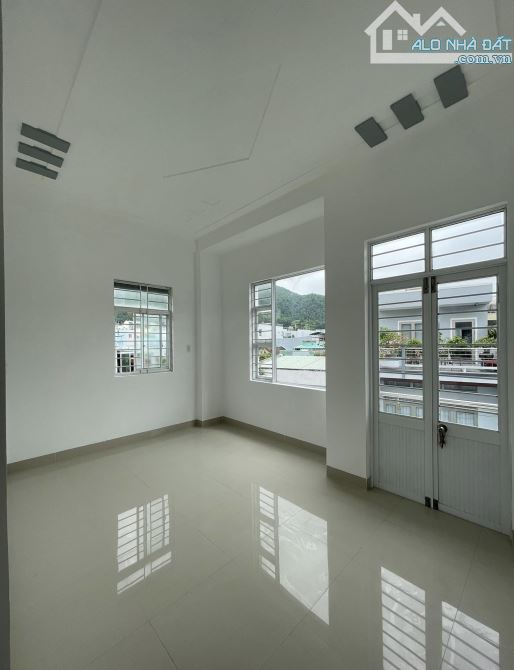 ⛔Nhà Hẻm Nội Bộ Ôtô Nguyễn Thái Học, 40m2, 3 Tầng ❗ 3,X Tỷ - 5