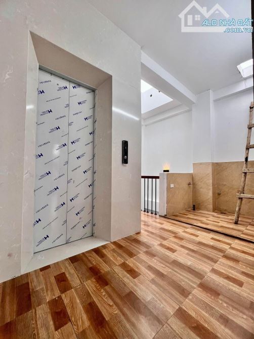Bán Nhà Xuân Đỉnh- Xuân la Tây Hồ DT: 34m2- 5 tầng- MT: 4.5 Giá: 7.9tỷ 3 mặt Thoáng. - 5